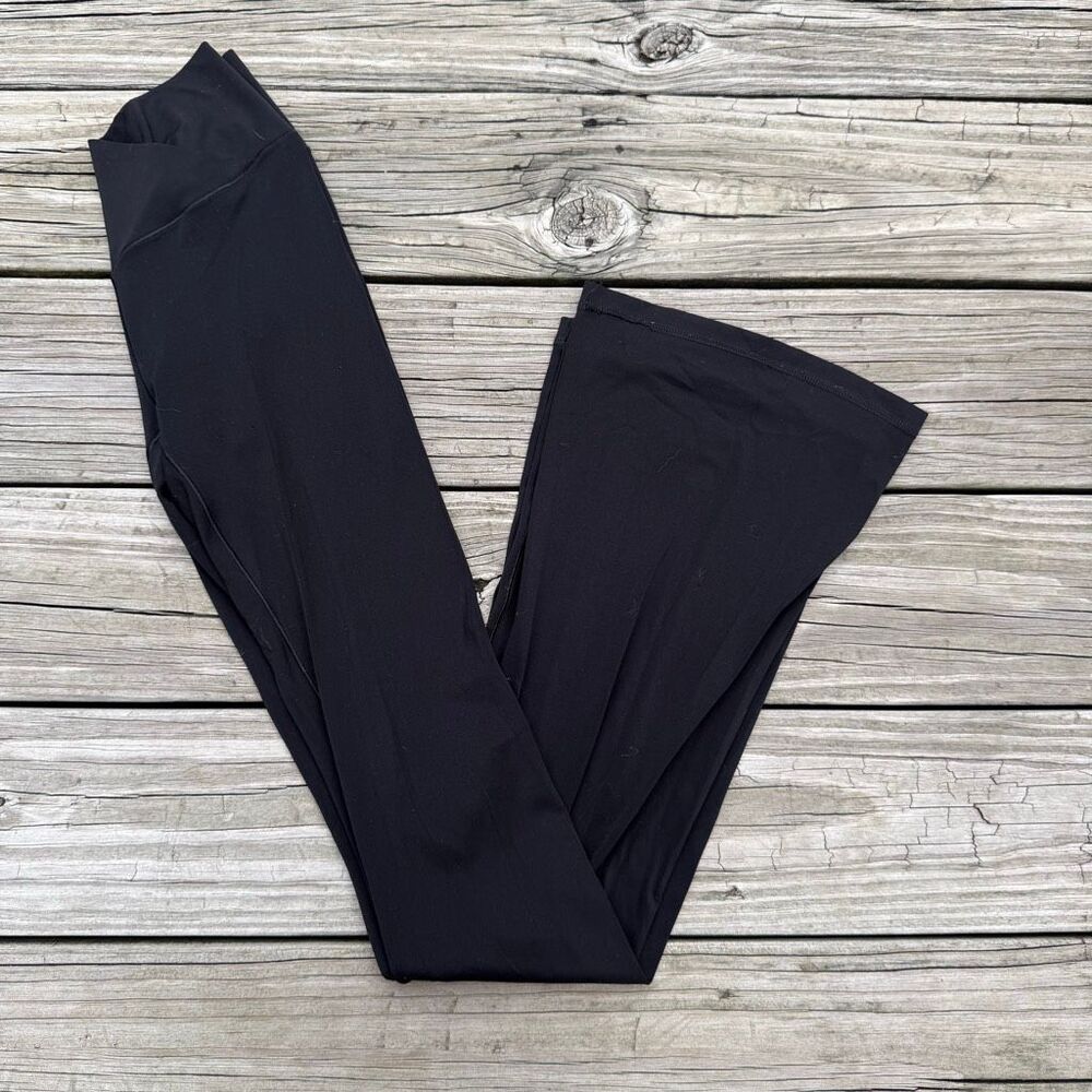 Offline by Aerie Real Me Crossover Flare Leggings Black Long Size Small